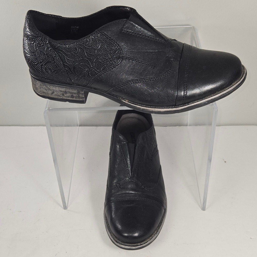 Earth Black Leather Slip On Loafers Embossed Paisley Cap Toe Shoes Womens 8.5B